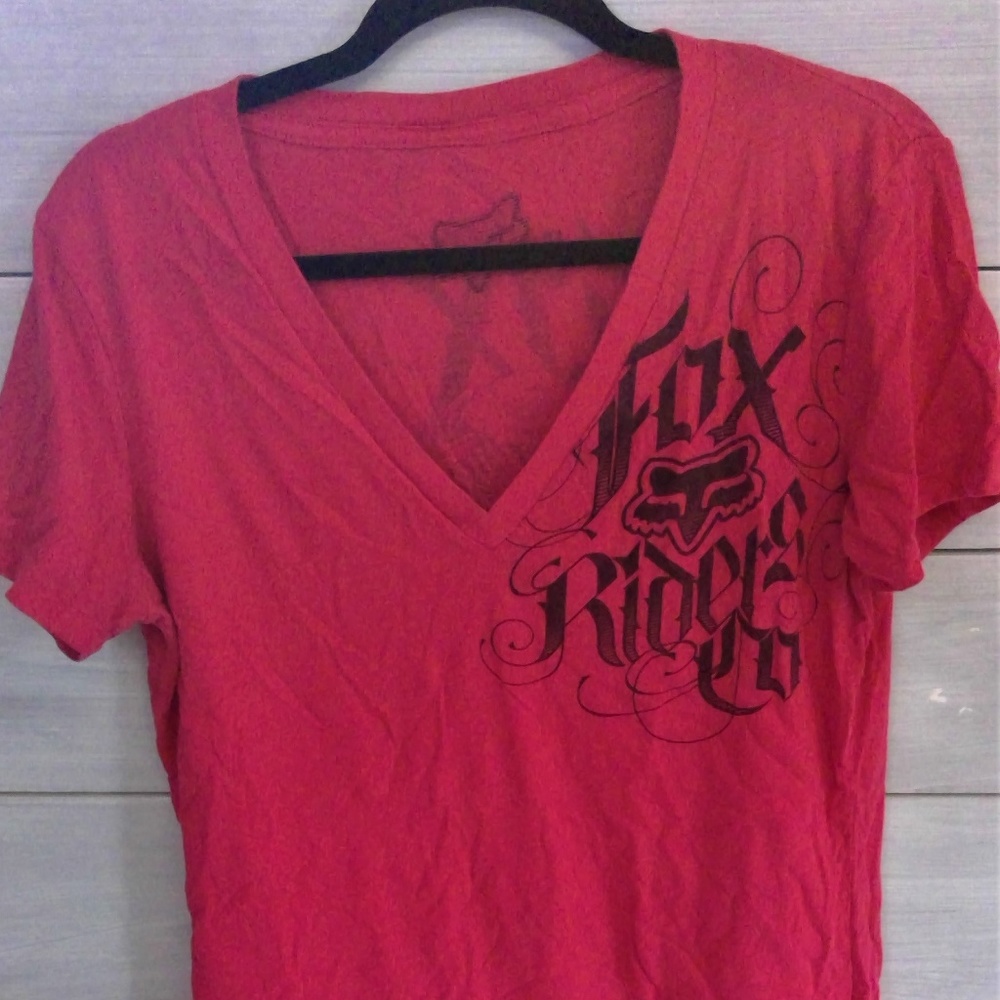 Pink FOX vneck tee